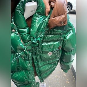 MONCLER KARAKORUM SHORT DOWN JACKET MEN ALSO TURNS INTO A VEST SIZE LARGE